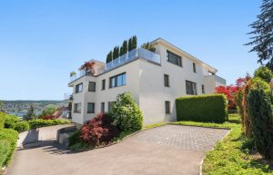 STYLISH 4.5-ROOM APARTMENT WITH LAKE VIEW IN RÜSCHLIKON
